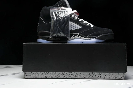 Jordan Reimagined” Metallic Air 5 “Black 0817